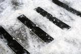 Anti slip deck plates in the snow